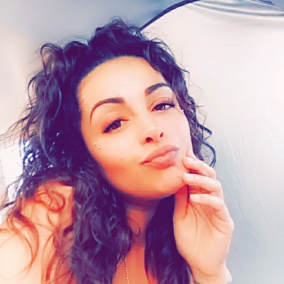 Meet your Posher, Mimi - Picture 2 of 3